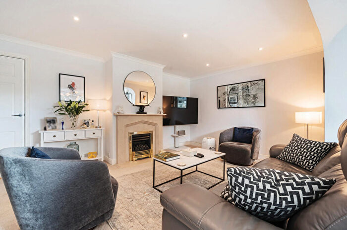 3 Bedroom Terraced House For Sale In Pinsley Road, Long Hanborough, Witney, OX29