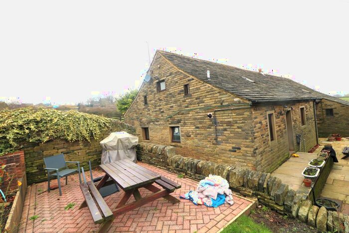 3 Bedroom Barn Conversion To Rent In Law Lane, Southowram, Halifax, HX3
