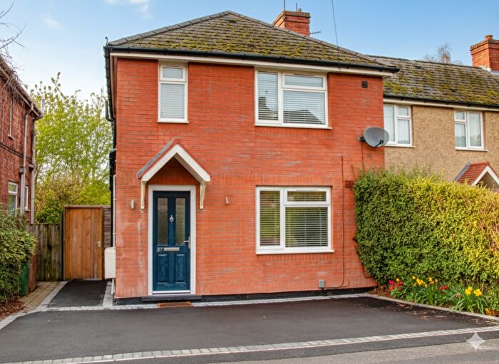 3 Bedroom End Of Terrace House For Sale In Hyde Road, Kenilworth, Warwickshire, CV8