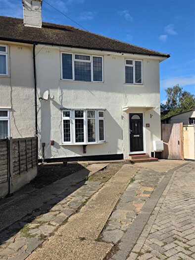 3 Bedroom Property To Rent In Broomfield Avenue, Leigh-On-Sea, SS9