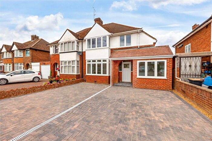 5 Bedroom Semi-Detached House For Sale In Wendover Drive, Bedford, Bedfordshire, MK41