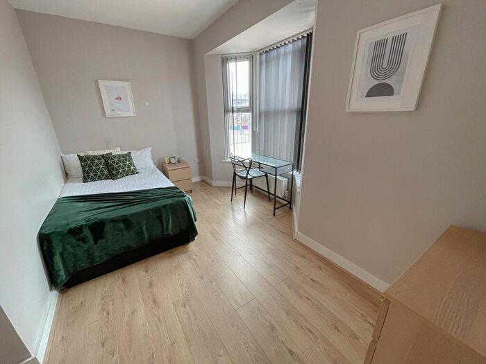 4 Bedroom Terraced House To Rent In Empress Road, L7