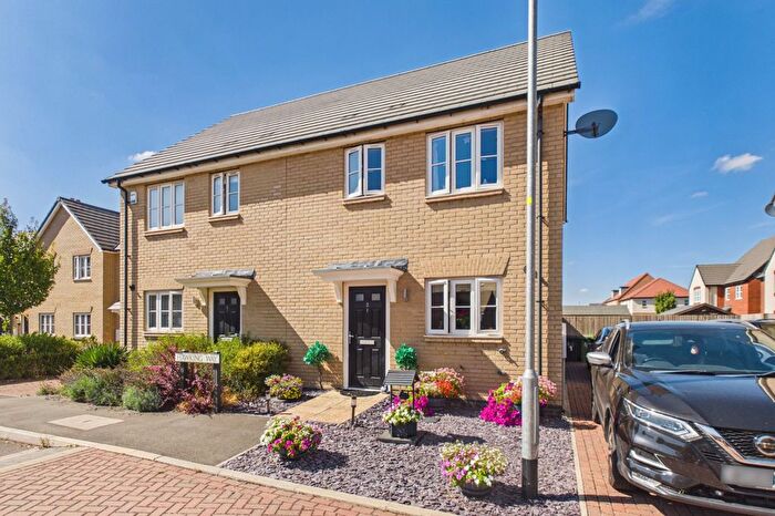 3 Bedroom Semi-Detached House For Sale In Hawking Way, Cottenham, Cambridge, Cambridgeshire, CB24