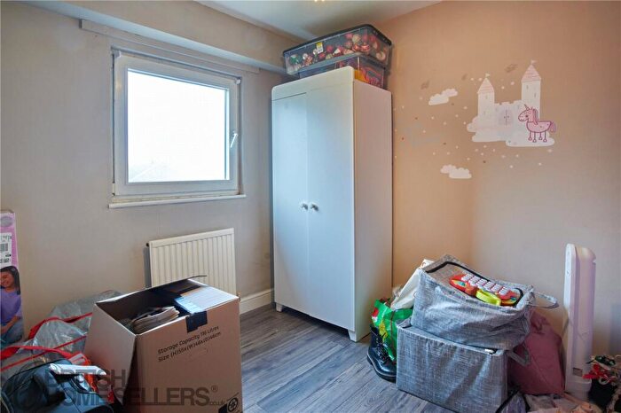3 Bedroom End Of Terrace House For Sale In Home Farm, Highworth, Swindon, Wiltshire, SN6