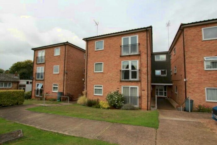 1 Bedroom Apartment To Rent In Chatsworth Court, Stevenage, SG2