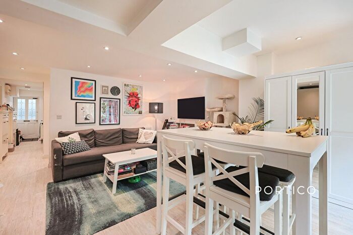 1 Bedroom Flat To Rent In Hopgood Street, London, W12