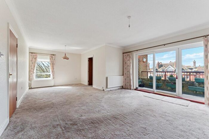 3 Bedroom Flat For Sale In Northwood, HA6