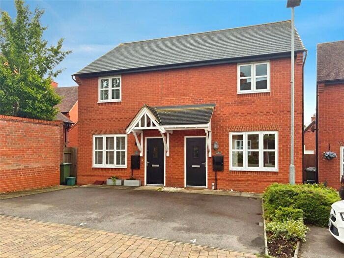 2 Bedroom Semi-Detached House For Sale In Millground Field, Winslow, MK18