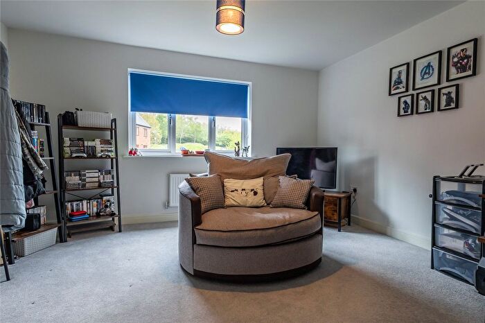 3 Bedroom End Of Terrace House For Sale In Ketley Park Road, Ketley, Telford, Shropshire, TF1