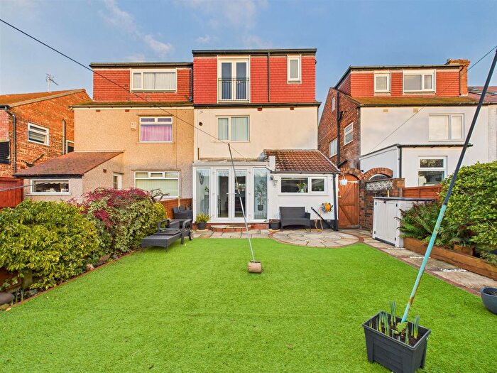 4 Bedroom Semi Detached House For Sale In Gainsborough Road, Wallasey, CH45