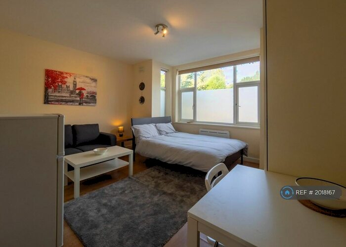 Studio To Rent In Dollis Hill Avenue, London, NW2