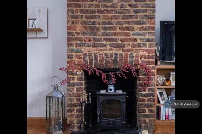 2 Bedroom End Of Terrace House To Rent In North Street, Dorking, RH4