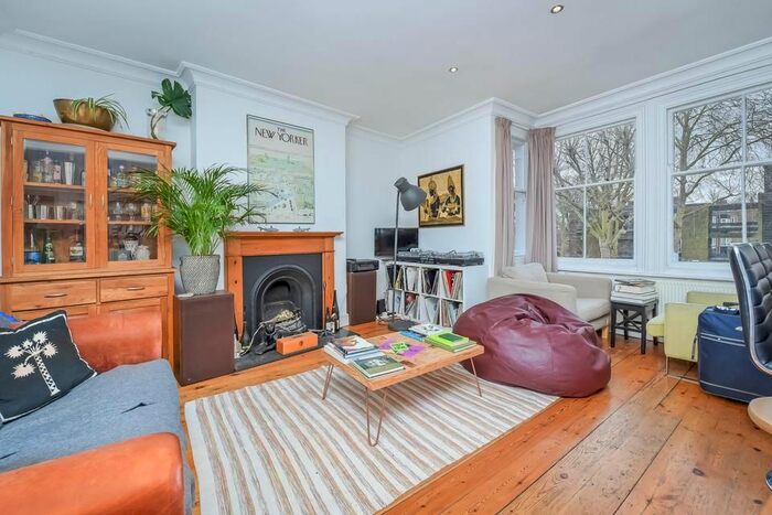 2 Bedroom Flat To Rent In Grove Lane, London, SE5