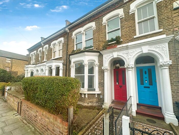1 Bedroom Flat To Rent In Hinckley Road, London, SE15
