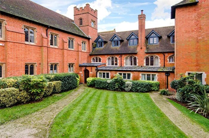 5 Bedroom Apartment For Sale In Abbey Gardens, Upper Woolhampton, Reading, Berkshire, RG7