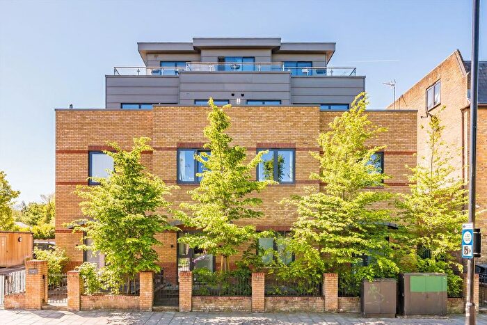 1 Bedroom Flat For Sale In St. Johns Road, Isleworth, TW7