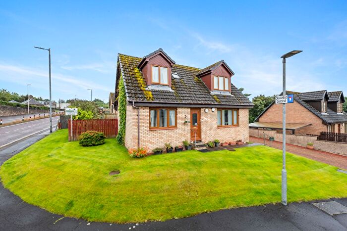 3 Bedroom Detached Bungalow For Sale In Craighead Gardens, Lanark, ML11