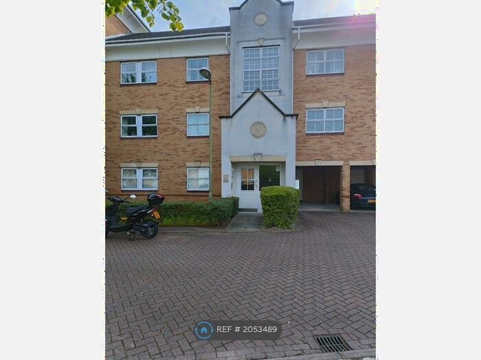 1 Bedroom Flat To Rent In International Way, Sunbury-On-Thames, TW16
