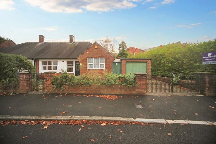 2 Bedroom Semi-Detached Bungalow For Sale In Wordsworth Avenue, Wigan, WN1