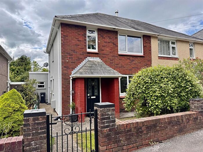 2 Bedroom Semi Detached House For Sale In Maesywerin, Gwaun Cae Gurwen, Ammanford, SA18