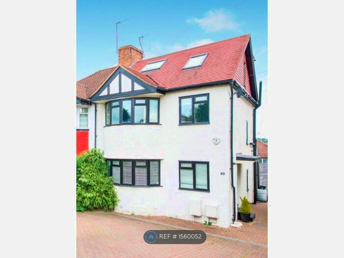 4 Bedroom Semi-Detached House To Rent In Gallants Farm Road, Barnet, EN4
