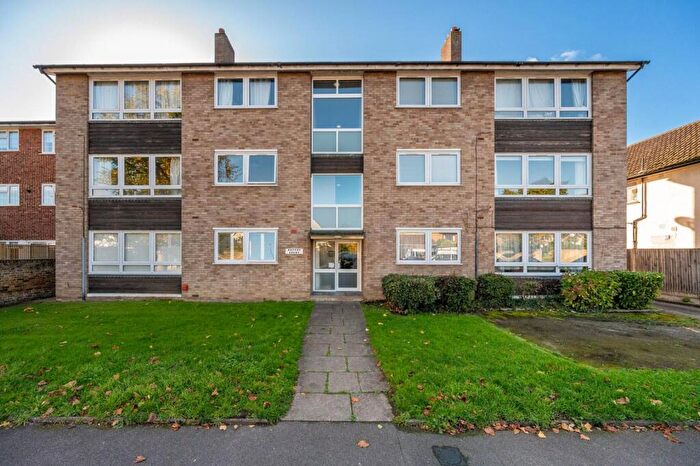 2 Bedroom Flat For Sale In Palace Road, Kingston, Kingston Upon Thames, KT1