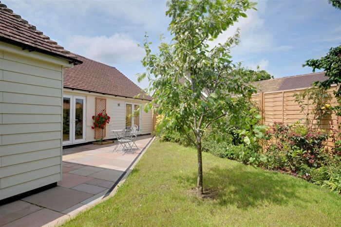2 Bedroom Detached Bungalow For Sale In Reedswood Road, Broad Oak, TN31