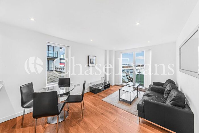 1 Bedroom Flat To Rent In Ceram Court, Caspian Wharf, Seven Sea Gardens, Bow, London, E3