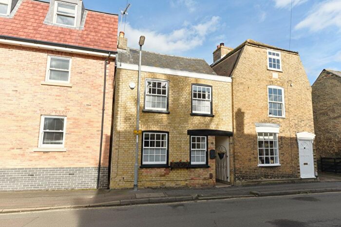 2 Bedroom Cottage For Sale In West Street, St. Ives, PE27