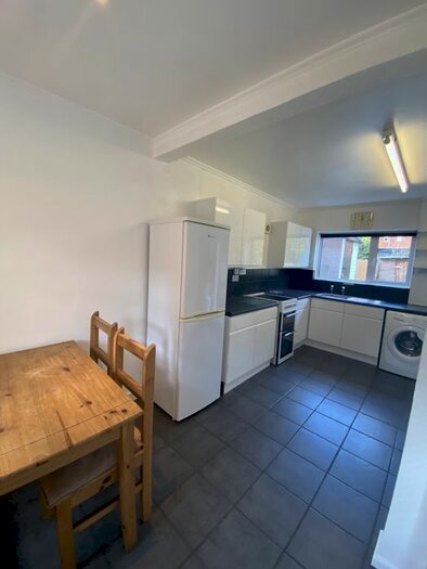 3 Bedroom Flat To Rent In New Ashby Road, Loughborough LE11