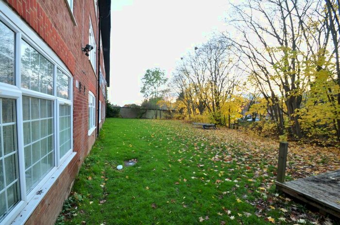 Studio To Rent In Boundary Lane, Welwyn Garden City AL7