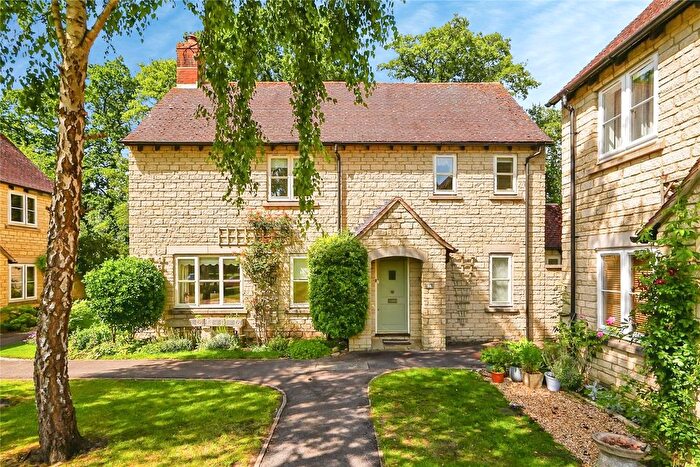 4 Bedroom Detached House For Sale In Hawthorn Drive, Bradwell Village, Burford, Oxfordshire, OX18