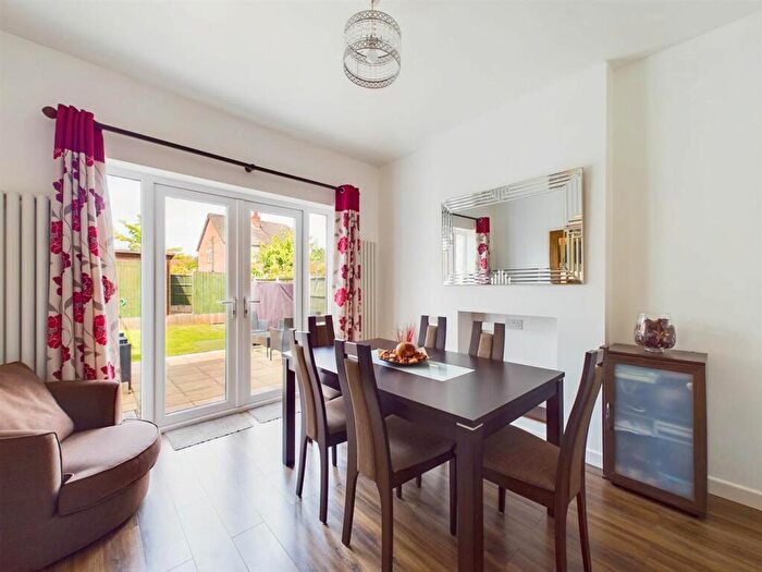3 Bedroom Detached House For Sale In Forester Grove, Carlton, Nottingham, NG4
