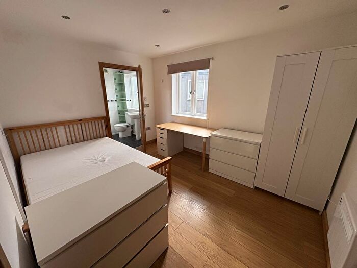 2 Bedroom Flat To Rent In Bradley House, St Stephens Avenue, Bristol, BS1