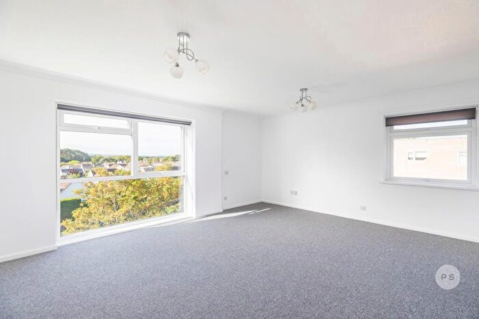3 Bedroom Flat To Rent In Kimberley Road, Lilliput Court, BH14