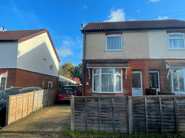 3 Bedroom House To Rent In Batchelors Barn Road, Andover, SP10