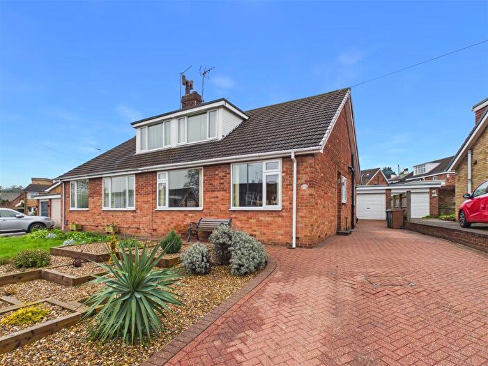 3 Bedroom Semi-Detached Bungalow For Sale In St. Annes Walk, Welton, HU15