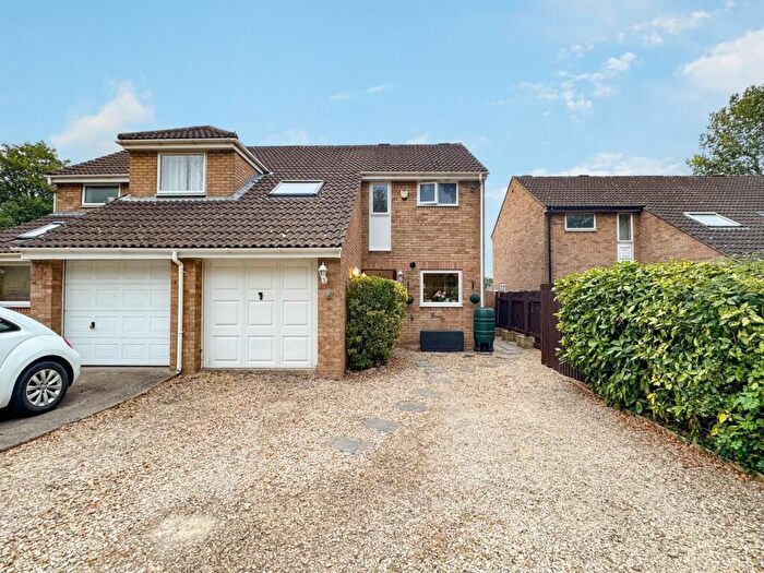 3 Bedroom Semi-Detached House For Sale In Falcon Close, Patchway, BS34