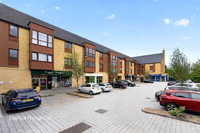 2 Bedroom Flat For Sale In Pelman Way, Epsom, KT19