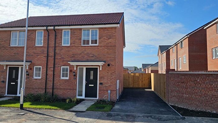 2 Bedroom Semi-Detached House To Rent In Hackett Gardens, Bingham, NG13
