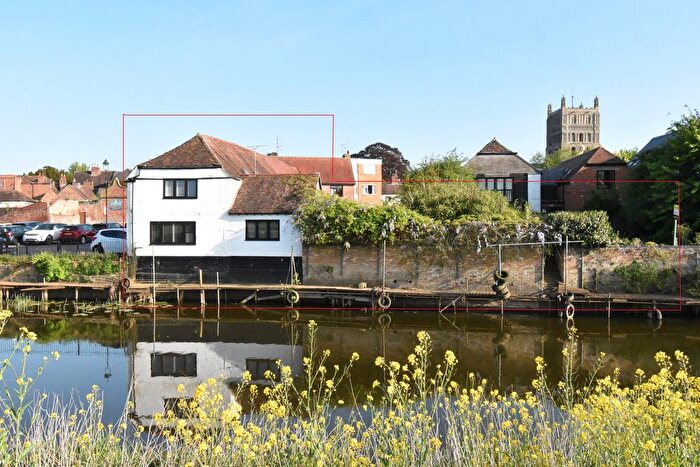 3 Bedroom Semi-Detached House For Sale In St Marys Lane, Tewkesbury, GL20