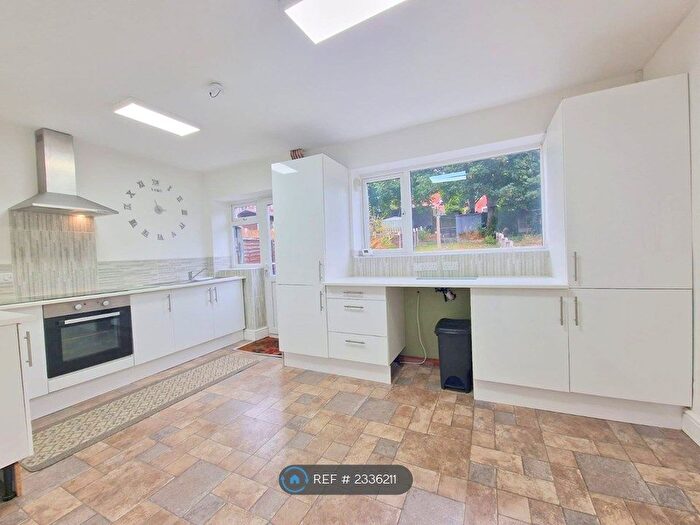 3 Bedroom Terraced House To Rent In Curbar Road, Birmingham, B42