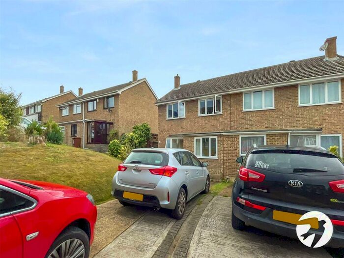 4 Bedroom End Of Terrace House To Rent In Hale Road, Cliffe Woods, Rochester, Kent, ME3