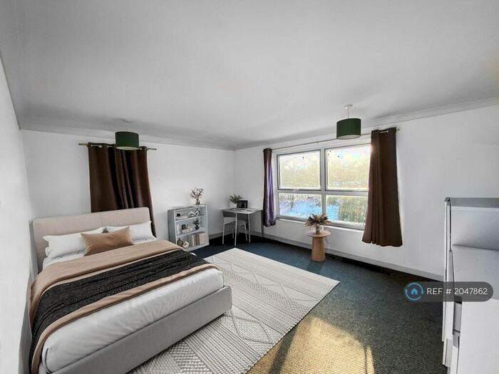 3 Bedroom Flat To Rent In Britten Close, Colchester, CO4