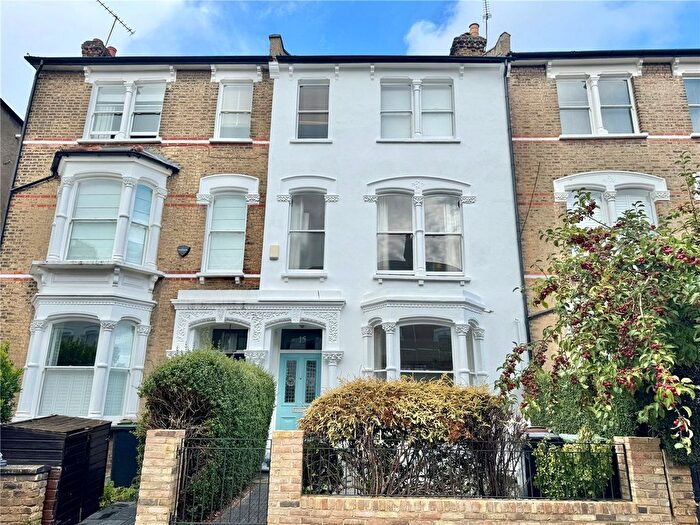 6 Bedroom Terraced House For Sale In Connaught Road, London, N4