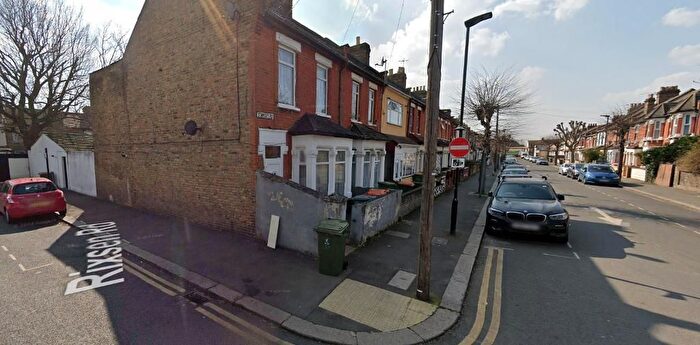 1 Bedroom Flat To Rent In Stanley Road, East Ham, London, E12