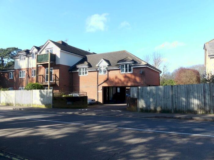 2 Bedroom Apartment To Rent In Warsash Road, Locks Heath, SO31