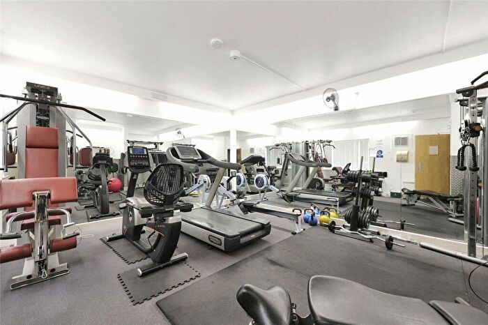 2 Bedroom Apartment To Rent In Victory Place, E14