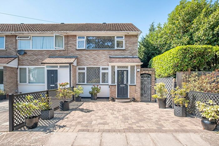 2 Bedroom End Of Terrace House For Sale In Strawberry Hill Close, Twickenham, TW1