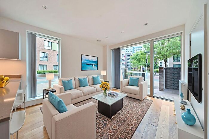 3 Bedroom Flat For Sale In West Parkside, London, SE10